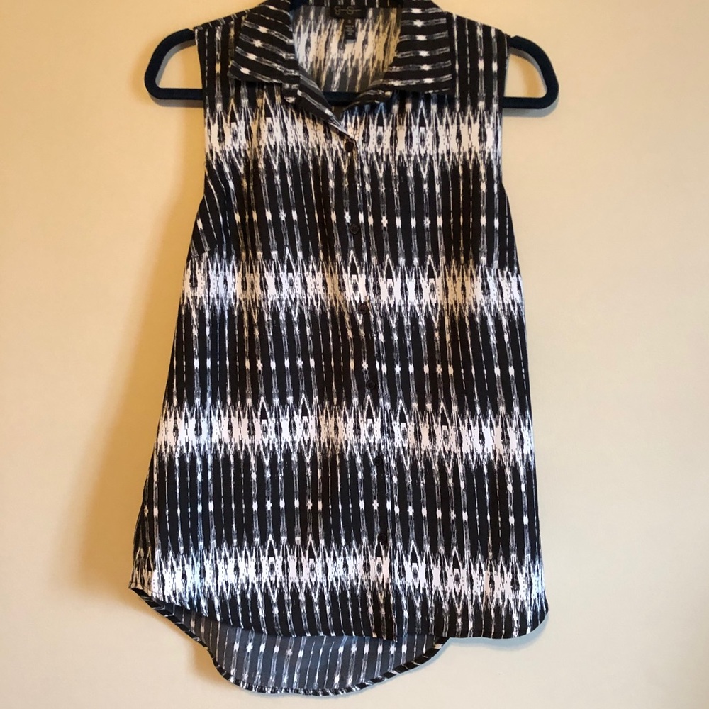 Jessica Simpson Black and White Button Up Work Top